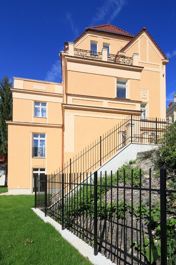 Vila_Petrin_02.jpg